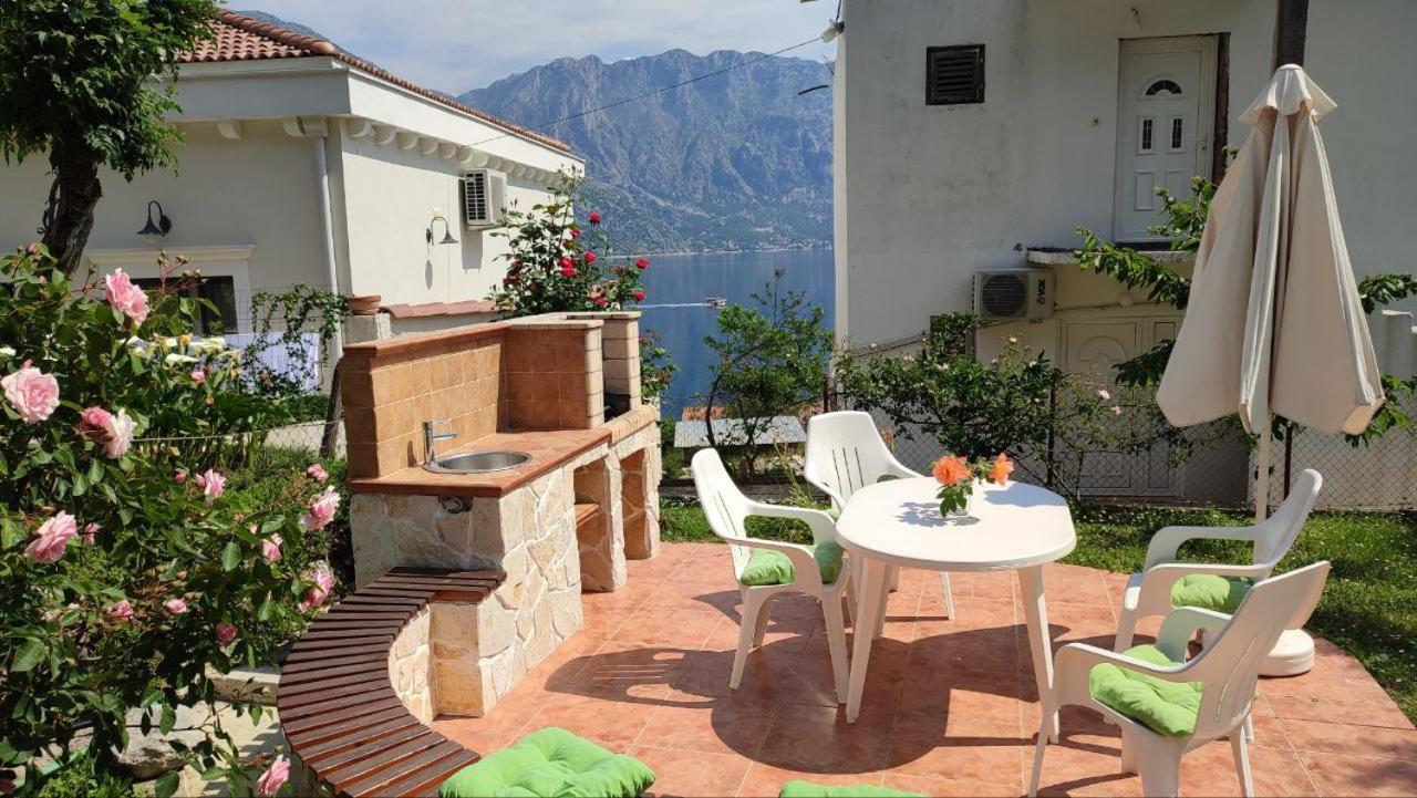 Holiday House In The Kotor Bay エクステリア 写真