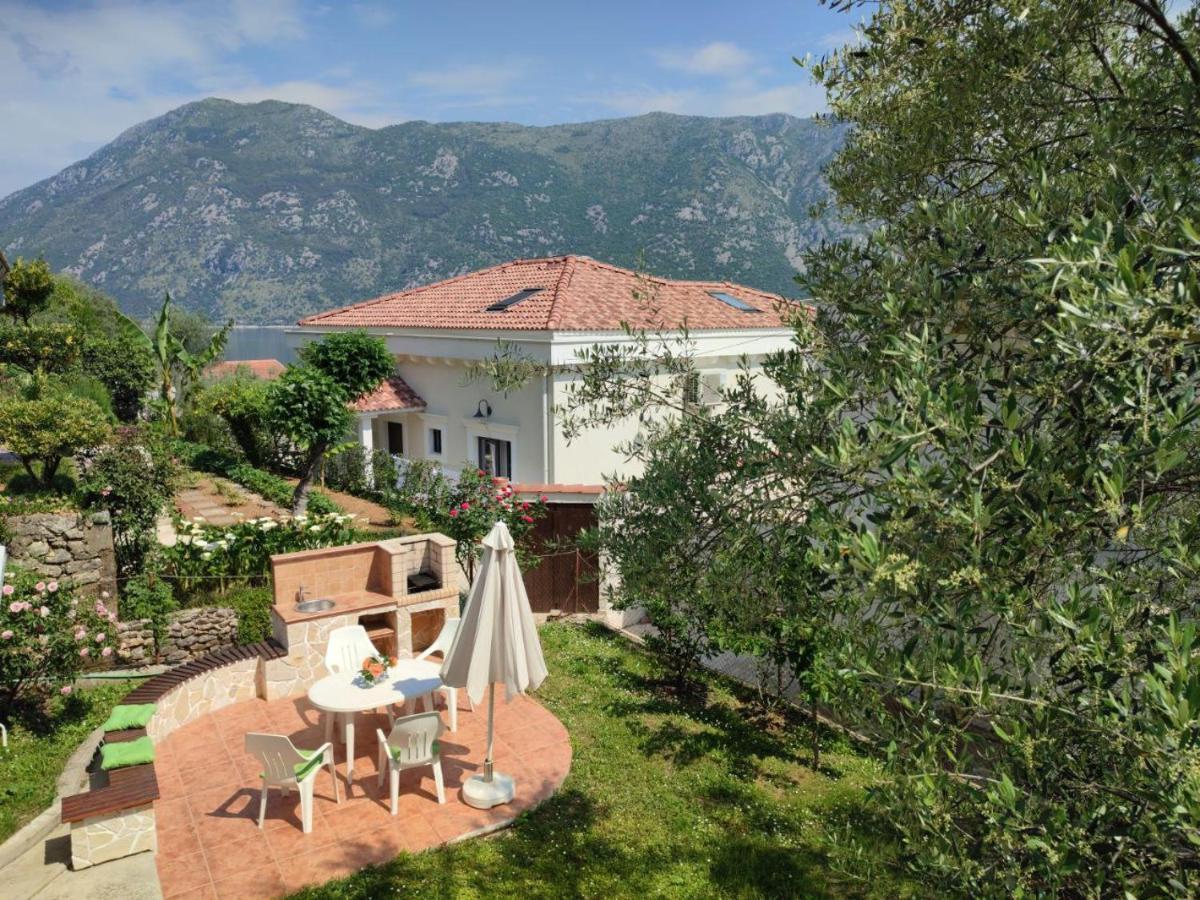 Holiday House In The Kotor Bay エクステリア 写真