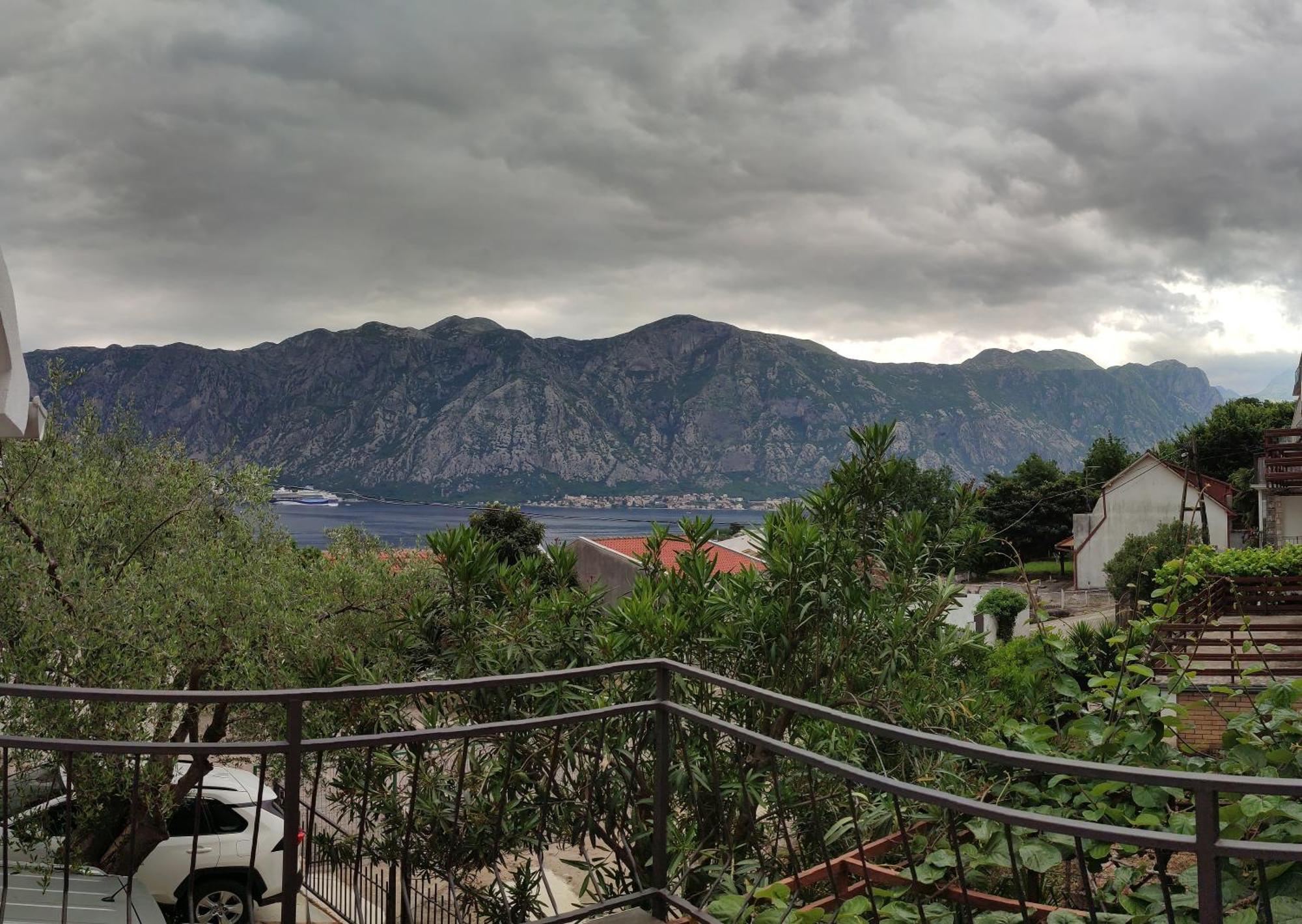 Holiday House In The Kotor Bay エクステリア 写真