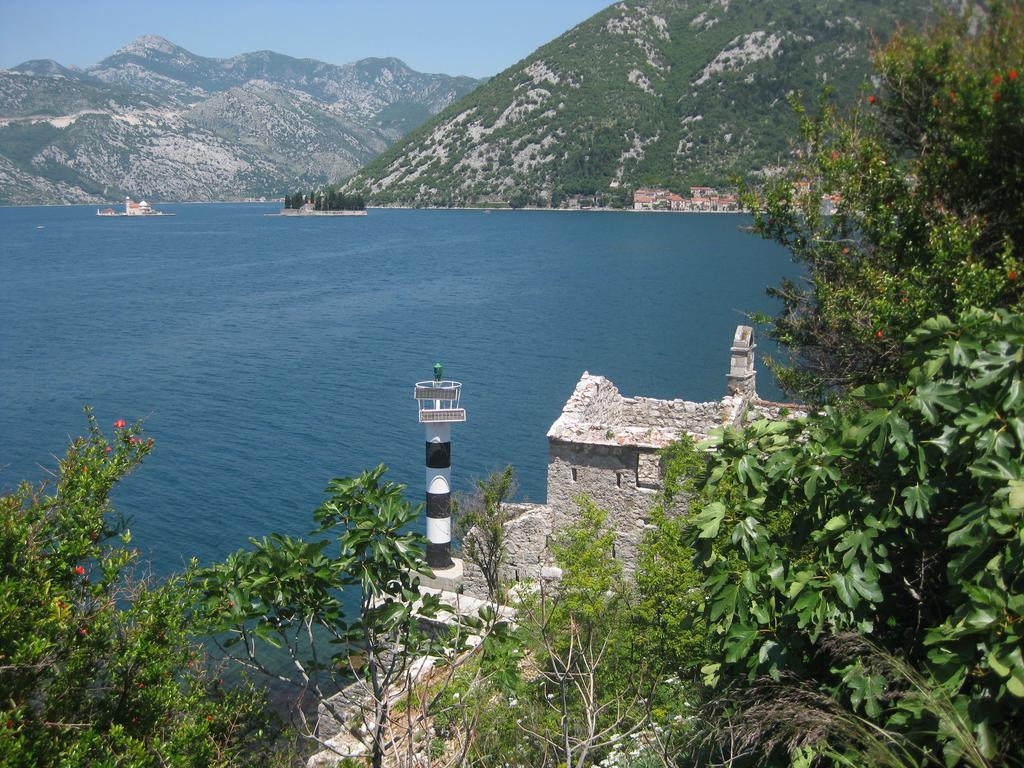 Holiday House In The Kotor Bay エクステリア 写真