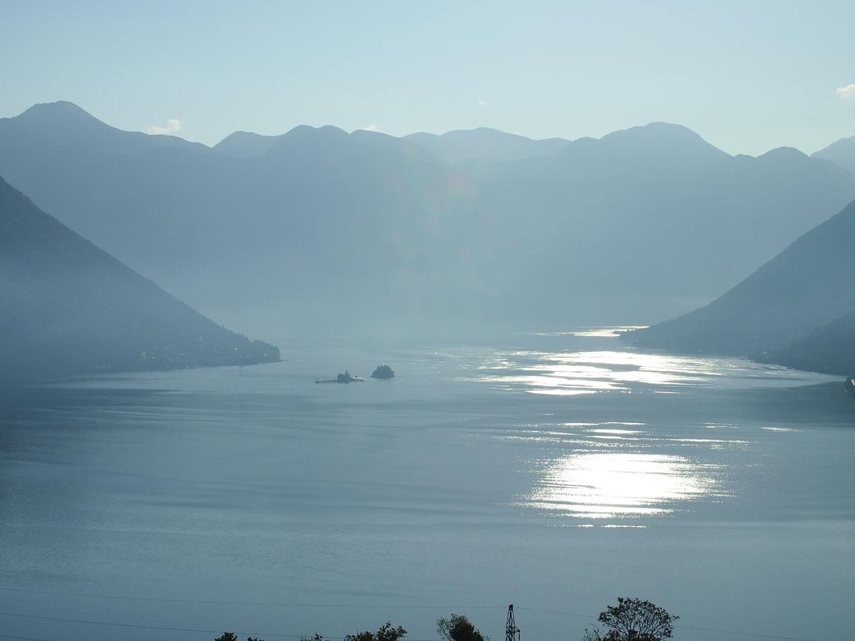Holiday House In The Kotor Bay エクステリア 写真