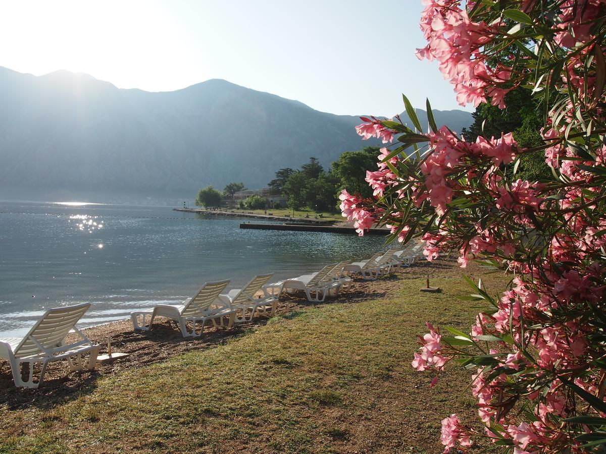 Holiday House In The Kotor Bay エクステリア 写真